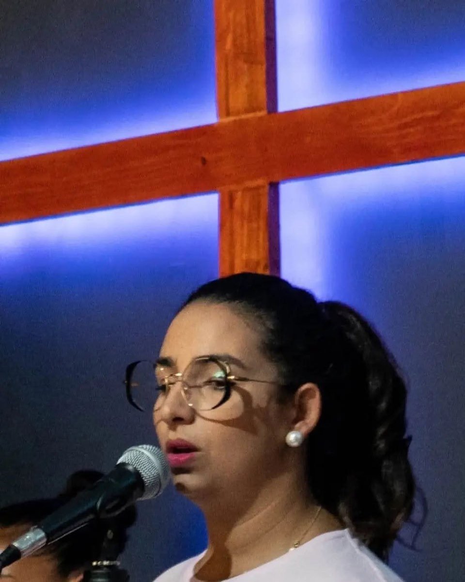 Ministerio de alabanza de AD Cades Barnea