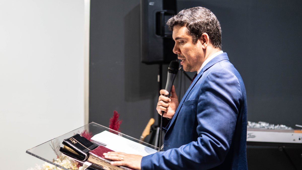 Culto y predicación en AD Cades Barnea
